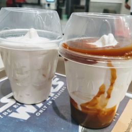 Skimpy sundaes. :-( Skimpy sundaes. :-(