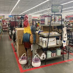 Tractor Supply - Seeds and decor