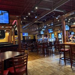 City Sports Grille - Dining area