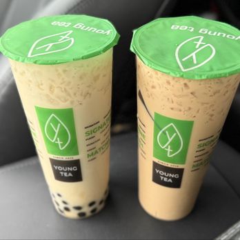 Young Tea - High Mountain Oolong Milk Tea w/ Boba Aasam Milk Tea w/ Aiyu Jelly - Bubble Tea Near Me - Bellevue, Washington