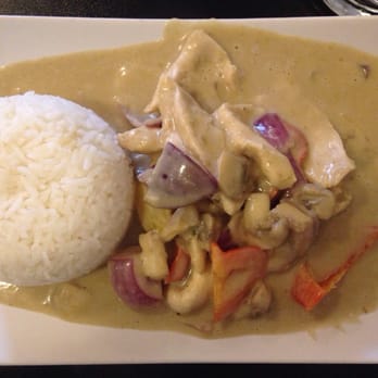 HX46 - Green curry chicken - Coffee & Tea Near Me - Dublin, D