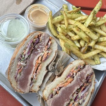 Gott's St. Helena - Burgers Near Me - Saint Helena, California Gott's St. Helena - Burgers Near Me - Saint Helena, California