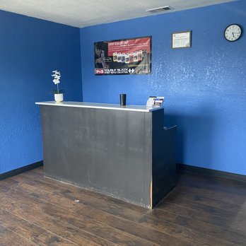 Premium Detail - Our lobby and waiting room. - Auto Detailing Near Me - Arcata, California Premium Detail - Our lobby and waiting room. - Auto Detailing Near Me - Arcata, California
