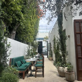 Cafe Leon Dore - Outside - Coffee & Tea Near Me - West Hollywood, California Cafe Leon Dore - Outside - Coffee & Tea Near Me - West Hollywood, California