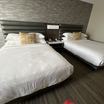 Ventura Beach Marriott - Beds - Hotels Near Me - Ventura, California Ventura Beach Marriott - Beds - Hotels Near Me - Ventura, California