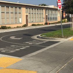 Garfield James A Elementary School - Nice drop off location really safe