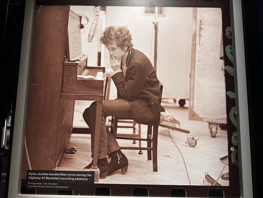Bob Dylan Center by null
