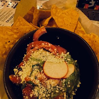 Broken English Taco Pub - The Loop - This is the bland guacamole and chips. - Mexican Near Me - Chicago, Illinois