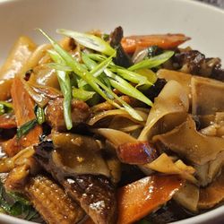 Lone Wolf - Wide noodle dish add beef.
