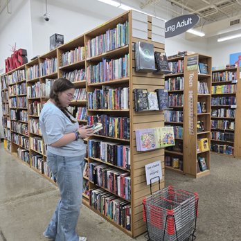 Half Price Books - Bookstores Near Me - Nashville, Tennessee