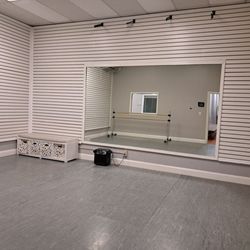 Divergence Dance Conservatory - Smaller dance studio
