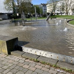 Volkspark - Vogelschwarm Brunnen