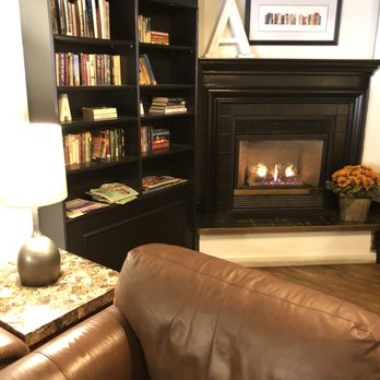 Ana’s Kitchen - Leather armchairs, books and a fireplace...hard to beat. - Coffee & Tea Near Me - Simsbury, Connecticut Ana’s Kitchen - Leather armchairs, books and a fireplace...hard to beat. - Coffee & Tea Near Me - Simsbury, Connecticut