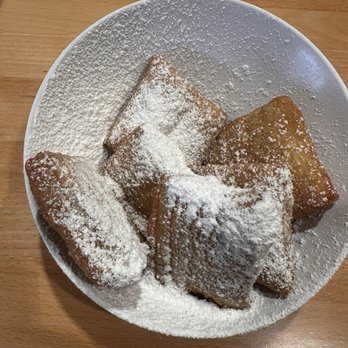 Ruby Sunshine Columbia - Beignets Starter - Breakfast & Brunch Near Me - Columbia, South Carolina Ruby Sunshine Columbia - Beignets Starter - Breakfast & Brunch Near Me - Columbia, South Carolina