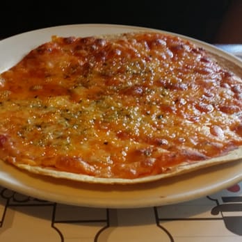 Al Traste Fun And Food - 3-cheese pizza - Burgers Near Me - Madrid, M Al Traste Fun And Food - 3-cheese pizza - Burgers Near Me - Madrid, M