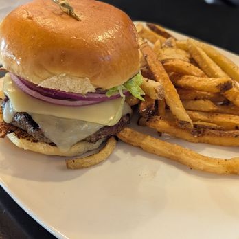 More Better Restaurant & Beer Hall - Cheeseburger - American Near Me - Round Hill, Virginia