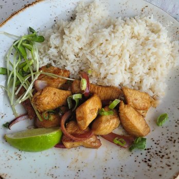 Good Earth - Vietnamese Shaking Chicken off Specialty Menu - New American Near Me - Edina, Minnesota Good Earth - Vietnamese Shaking Chicken off Specialty Menu - New American Near Me - Edina, Minnesota