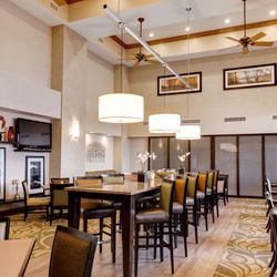 Hampton Inn & Suites Addison - Restaurant