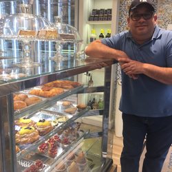 Eccellenze della Costiera - Specialty Neapolitan dessert display