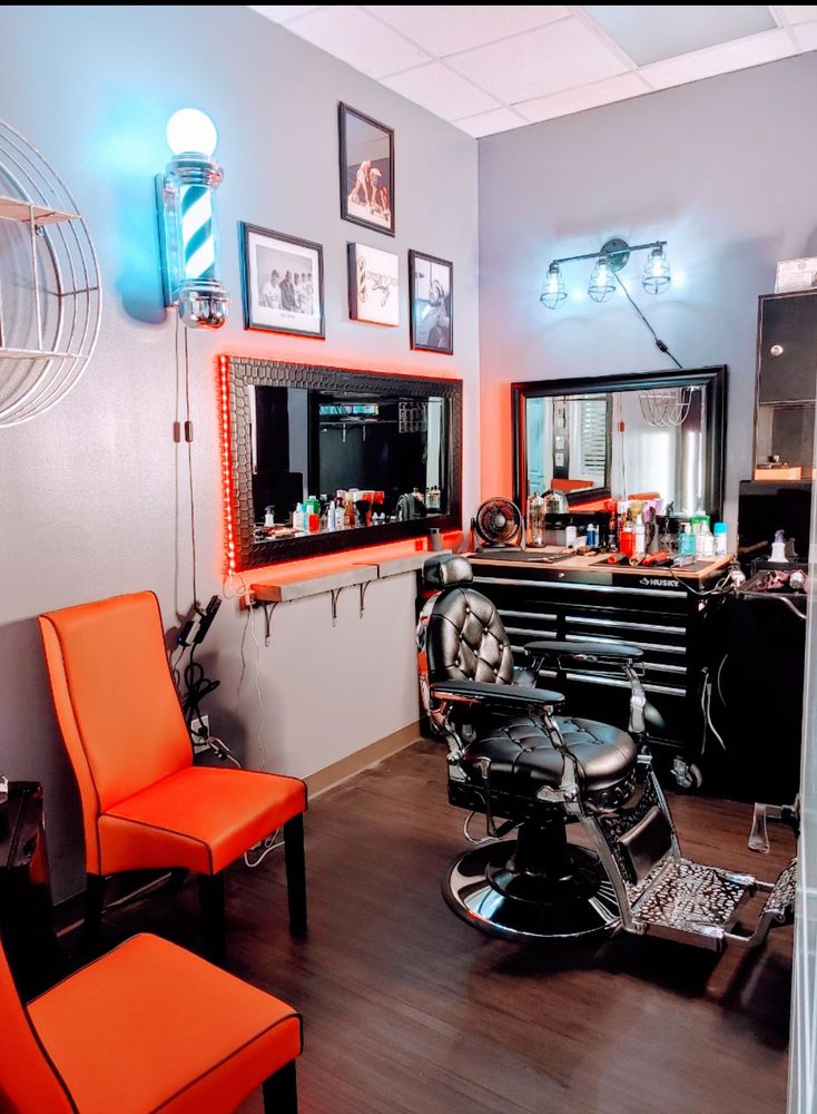 Steven Blends Barber Studio Logo