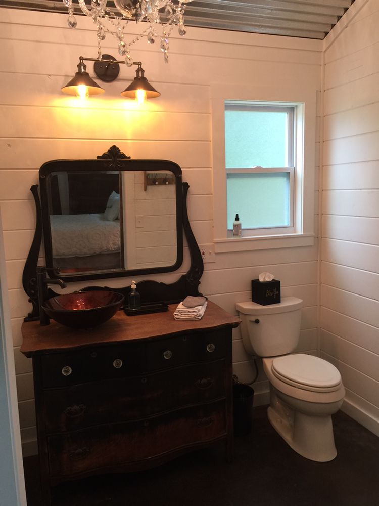 WHISTLE STOP INN BED & BREAKFAST 18 Photos 320 E Latimer St