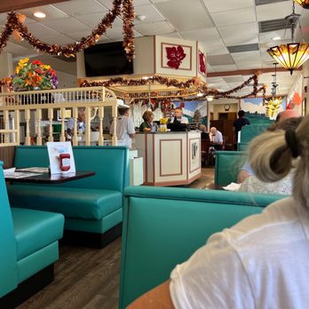 Dutch Valley Restaurant - the interior of the restaurant - Diners Near Me - Sarasota, Florida Dutch Valley Restaurant - the interior of the restaurant - Diners Near Me - Sarasota, Florida