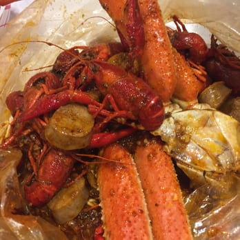 Cap't Loui - Combo with Louisiana sauce. Suace was good and seafood was fresh. - Cajun/Creole Near Me - Stoneham, Massachusetts