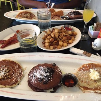 Breakfast Republic - Yummy cinnamon, soso Oreo, good lemon - Breakfast & Brunch Near Me - Encinitas, California
