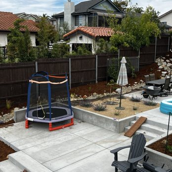 Shoreline Concrete Construction - Finished terraced yard - Masonry/Concrete Near Me Shoreline Concrete Construction - Finished terraced yard - Masonry/Concrete Near Me