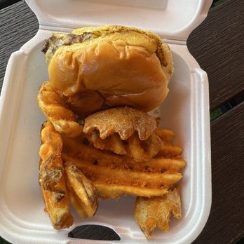Smalls Sliders - Kids Meal - Burgers Near Me - Covington, Louisiana