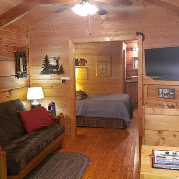 Hot Springs Log Cabins - Spacious living area in The Paw Print - Vacation Rentals Near Me - Hot Springs, North Carolina Hot Springs Log Cabins - Spacious living area in The Paw Print - Vacation Rentals Near Me - Hot Springs, North Carolina