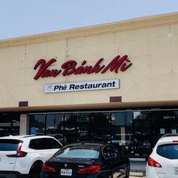 Van Bánh Mì and Phở - Van Bánh Mì