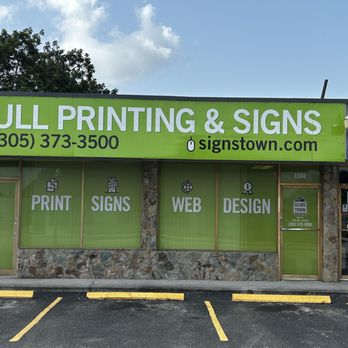 Signs Town - SignsTown office - Printing Services Near Me - Miami, Florida Signs Town - SignsTown office - Printing Services Near Me - Miami, Florida