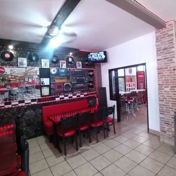 Devi's Diner - 2 rooms all with AC make it a great hangout on a hot day. - Desserts Near Me - San Felipe, BCN