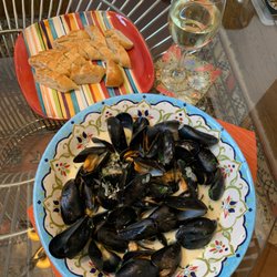 Best Seafood Direct Market - Ina Garten's recipe for Mussels in White Wine