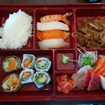 Gal's Sushi - L4 lunch combo ($9.99) - Sushi Bars Near Me - Markham, Ontario