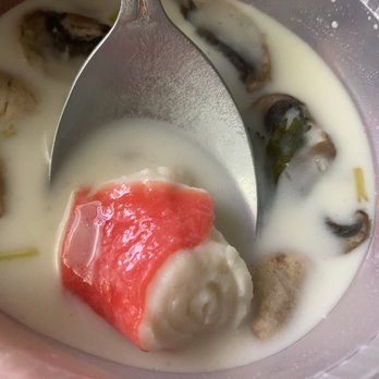 High On Thai - Rolled imitation crab that turned to MUSH in my mouth- soooooo disgusting! Please heed my warning! - Thai Near Me - Los Angeles, California