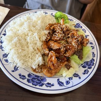Dao's Tai Pan's - Sesame chicken - Vietnamese Near Me - Tucson, Arizona Dao's Tai Pan's - Sesame chicken - Vietnamese Near Me - Tucson, Arizona