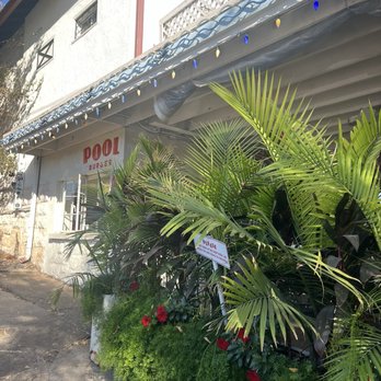 Pool Burger - Entrance - Tiki Bars Near Me - Austin, Texas