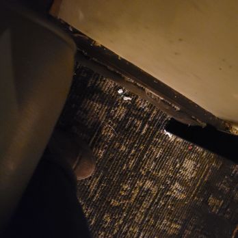 Olive Garden Italian Restaurant - Floor under booth - Italian Near Me - Gresham, Oregon Olive Garden Italian Restaurant - Floor under booth - Italian Near Me - Gresham, Oregon