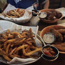 Fries with homemade(?) ketchup and wings