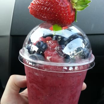 Cascada Refrescante - California Dream. Strawberry and blueberry - Ice Cream & Frozen Yogurt Near Me - Buena Park, California Cascada Refrescante - California Dream. Strawberry and blueberry - Ice Cream & Frozen Yogurt Near Me - Buena Park, California