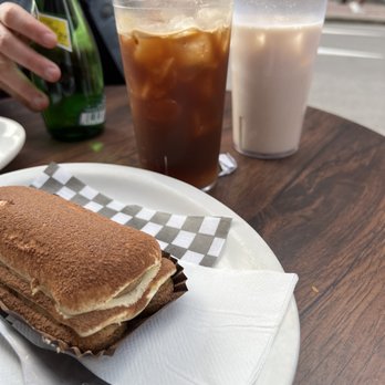 Brûlerie Saint-Jean - a plate of food and a drink - Coffee & Tea Near Me - Quebec City, Quebec Brûlerie Saint-Jean - a plate of food and a drink - Coffee & Tea Near Me - Quebec City, Quebec