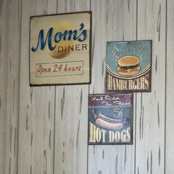 Carol's Restaurant - Signs