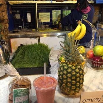 Amish Market West - Smoothie bar - Fruits & Veggies Near Me - New York, New York Amish Market West - Smoothie bar - Fruits & Veggies Near Me - New York, New York