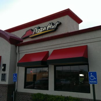 Pizza Hut - the front of the restaurant - Pizza Near Me - Raymore, Missouri
