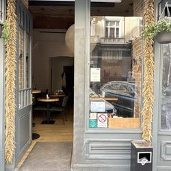 Nostress Bakery - Lovely entryway.