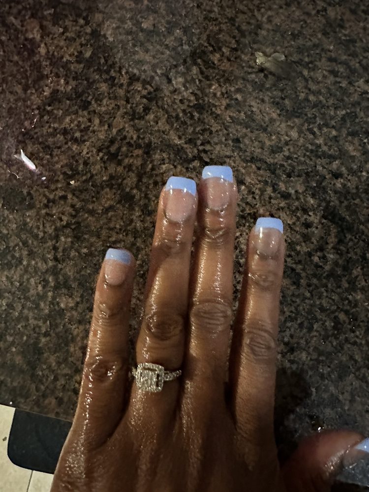 Diamond Nails and Spa Logo