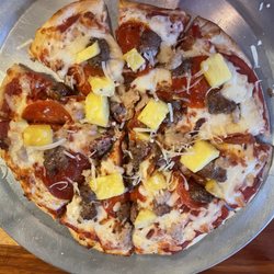 Micki’s Farm To Table - Hawaiian pizza