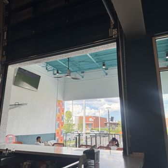 Dougie’s Dog Bar - Patio area - American Near Me - Orlando, Florida